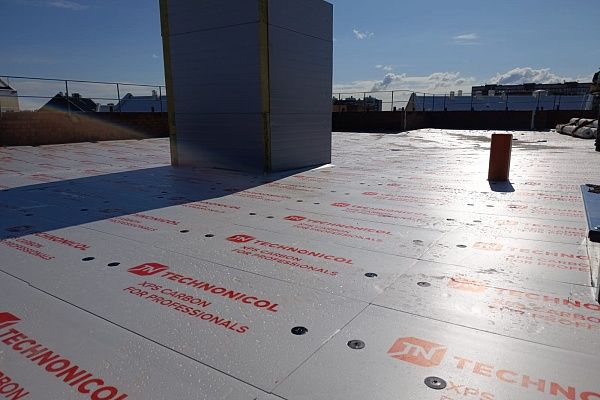 Монтаж стропильной системы и кровли для производственного здания